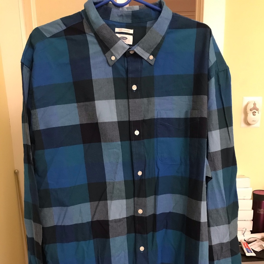 Men’s long sleeve shirt